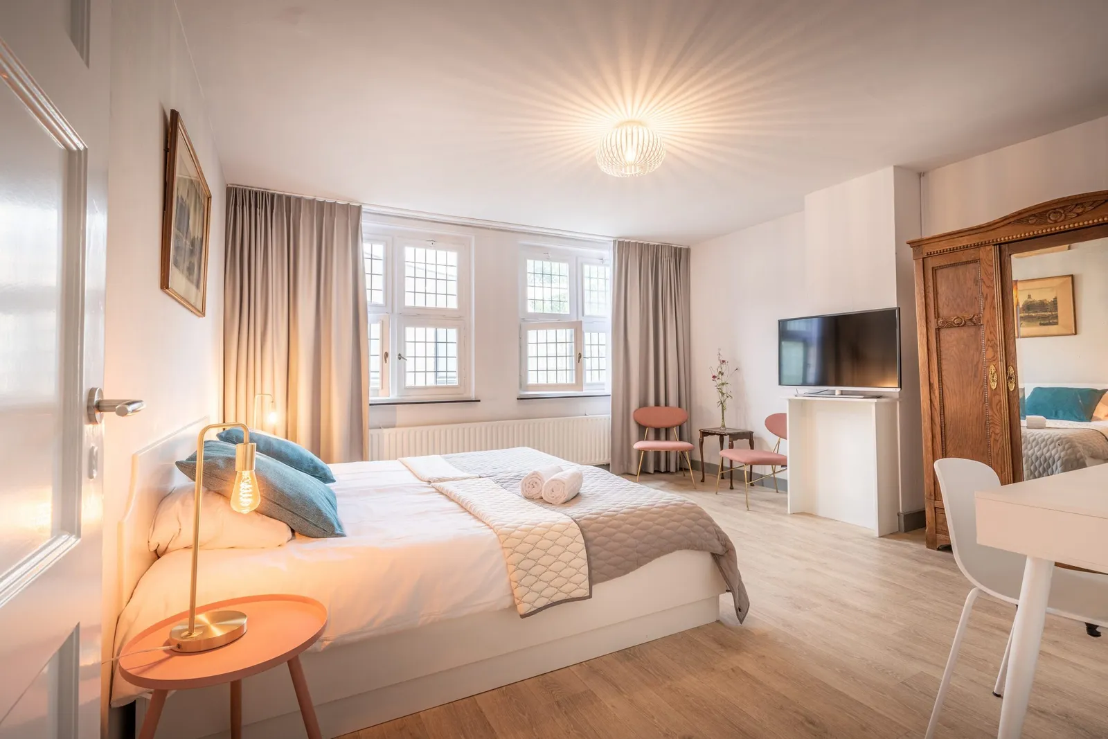 Hotel Antiek, foto van de zaak zelf
