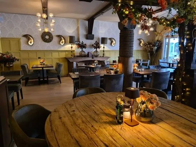 de Oude Hoeve, foto van de zaak zelf