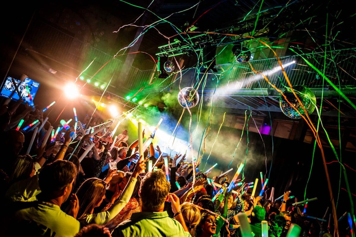 Dancefloor Classics, beeld van de organisator