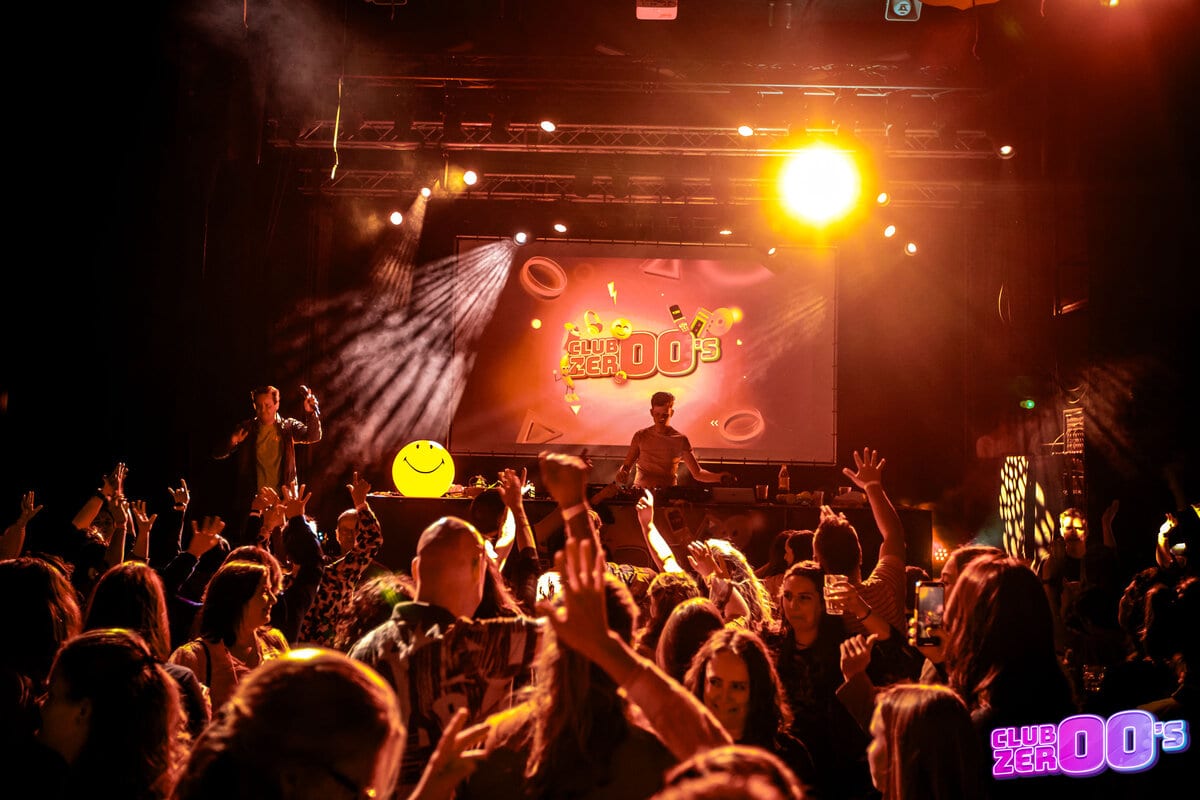 Club Zer00s, beeld van de organisator