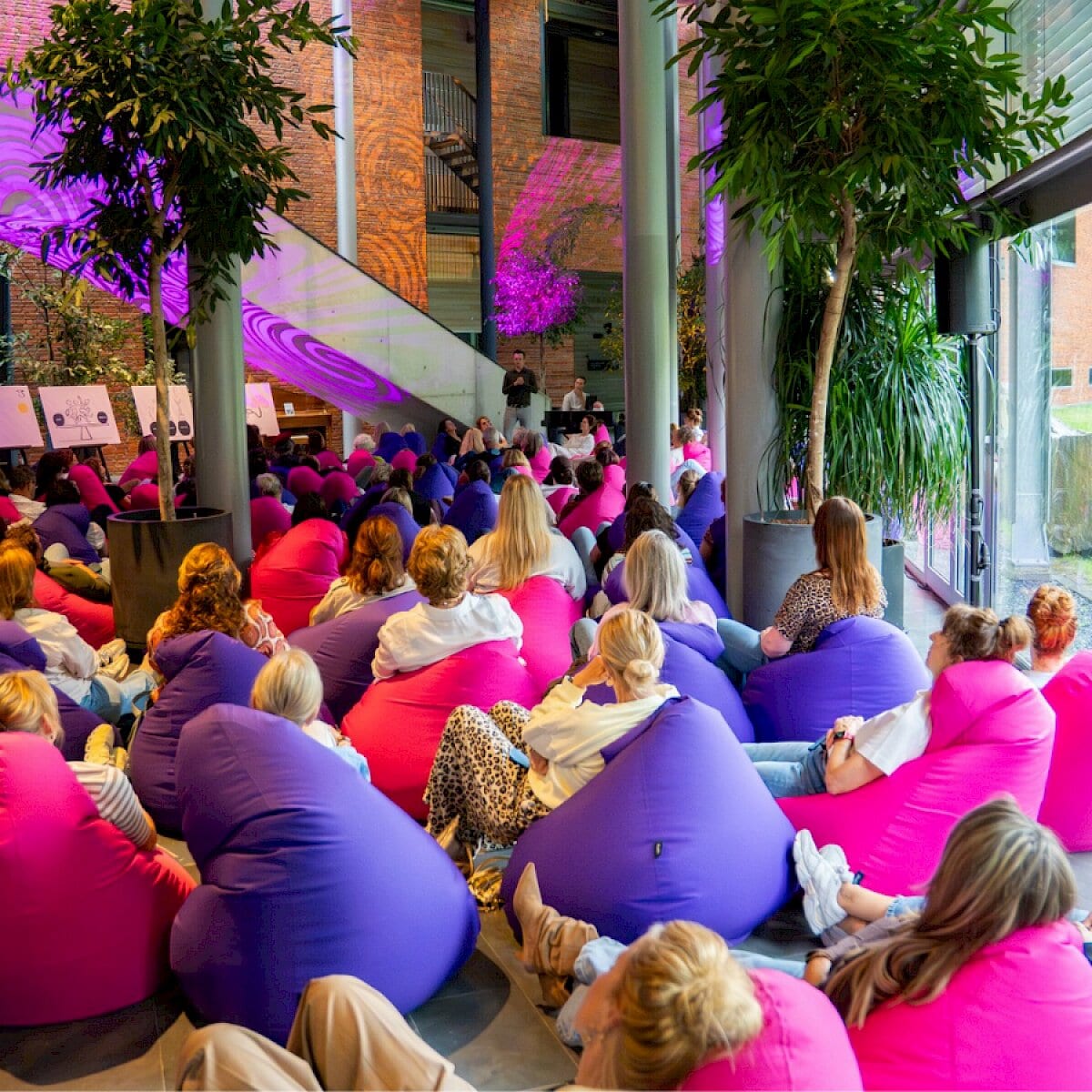 Mentale Massage, beeld van de organisator