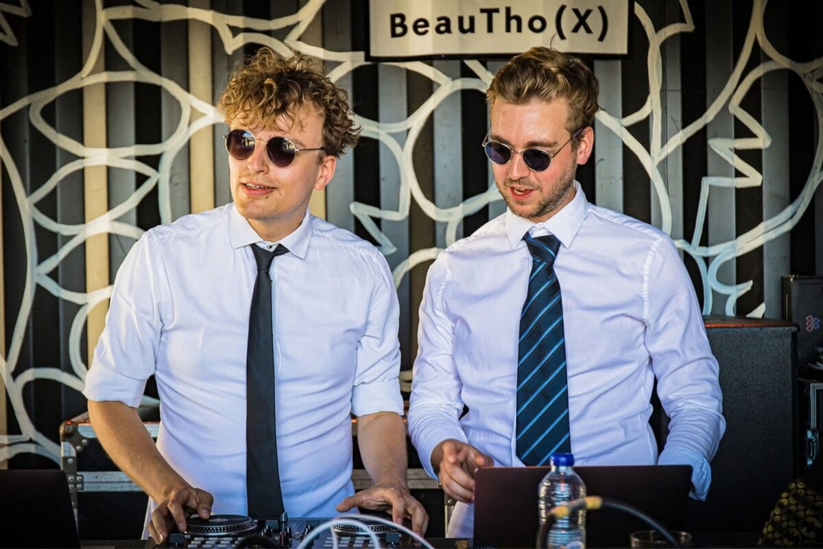 BeauTho(x) Bingo Show, beeld van de organisator